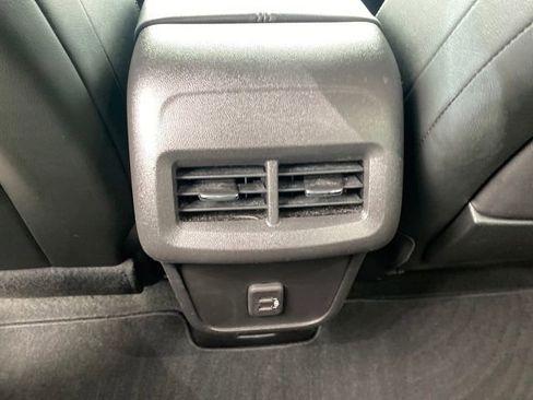 Used 2024 GMC Terrain SLT image 20