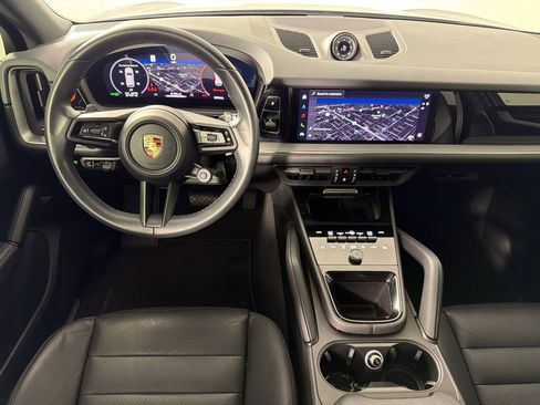 Certified 2024 Porsche Cayenne AWD/4WD image 29