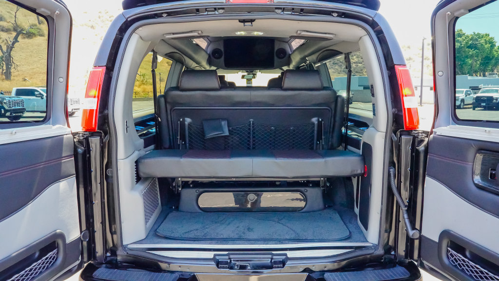 New 2026 GMC Savana 2500 Extended w/ Driver Convenience Package RWD image 9