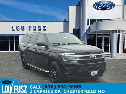 Used 2023 Ford Expedition Max XLT image 1