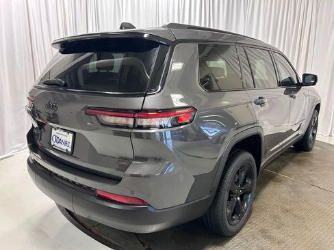 Used 2022 Jeep Grand Cherokee L Laredo image 30