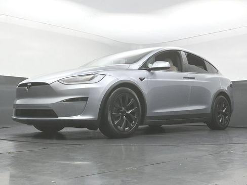 Used 2025 Tesla Model X AWD/4WD image 47