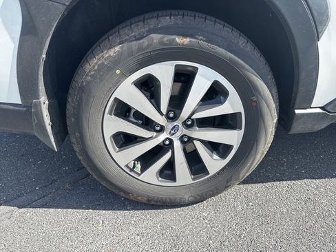 Certified 2025 Subaru Outback Premium image 11