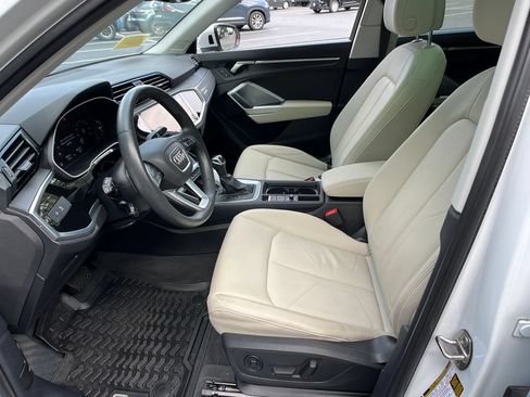 Used 2023 Audi Q3 2.0T Premium w/ Convenience Package AWD/4WD image 9