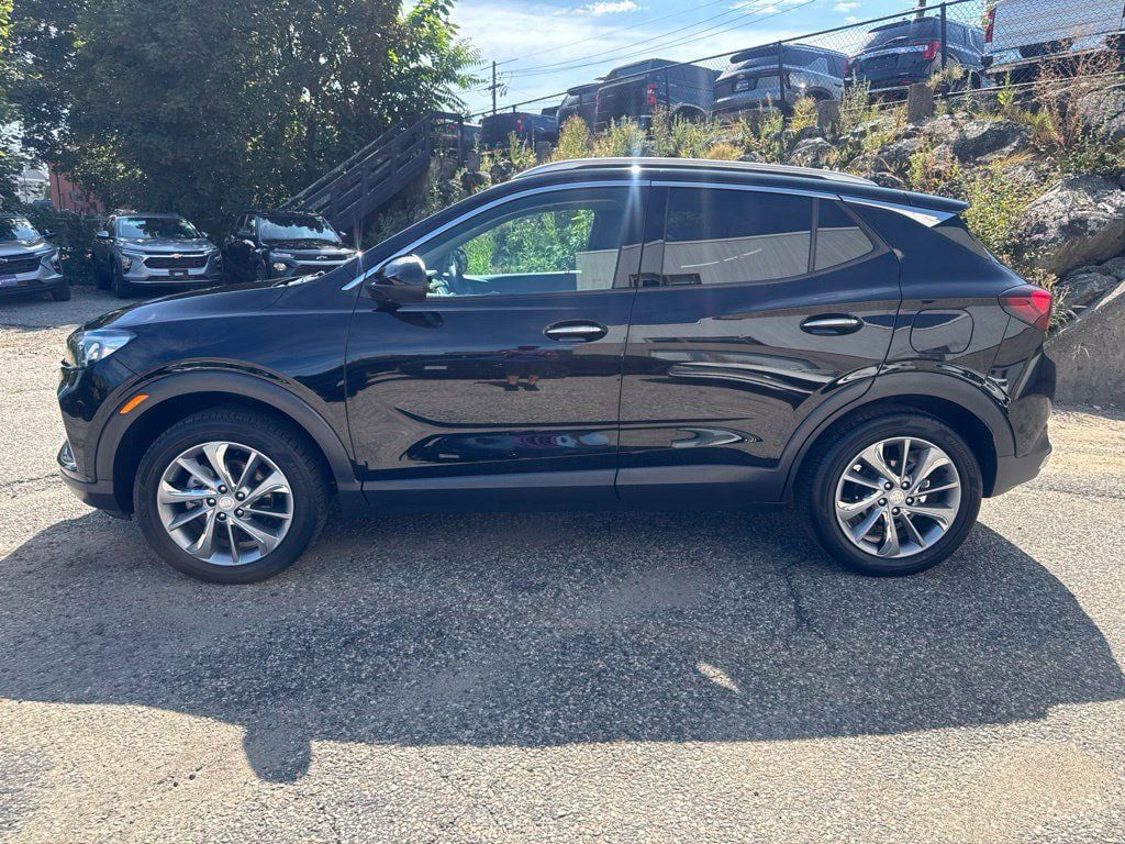 Used 2023 Buick Encore GX Essence w/ Experience Buick Package AWD/4WD image 3