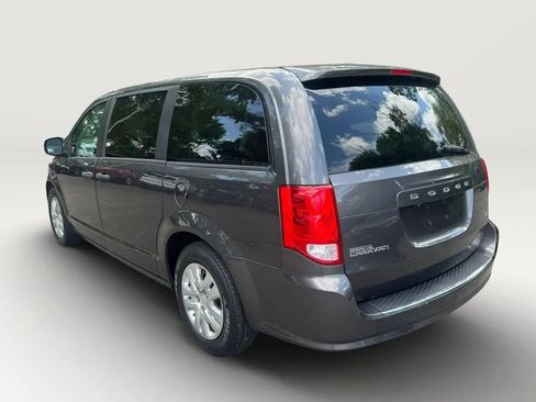 Used 2019 Dodge Grand Caravan SE w/ UConnect Hands-Free Group FWD image 4