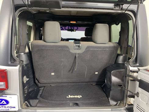 Used 2012 Jeep Wrangler Sahara w/ Trailer Tow Group image 28