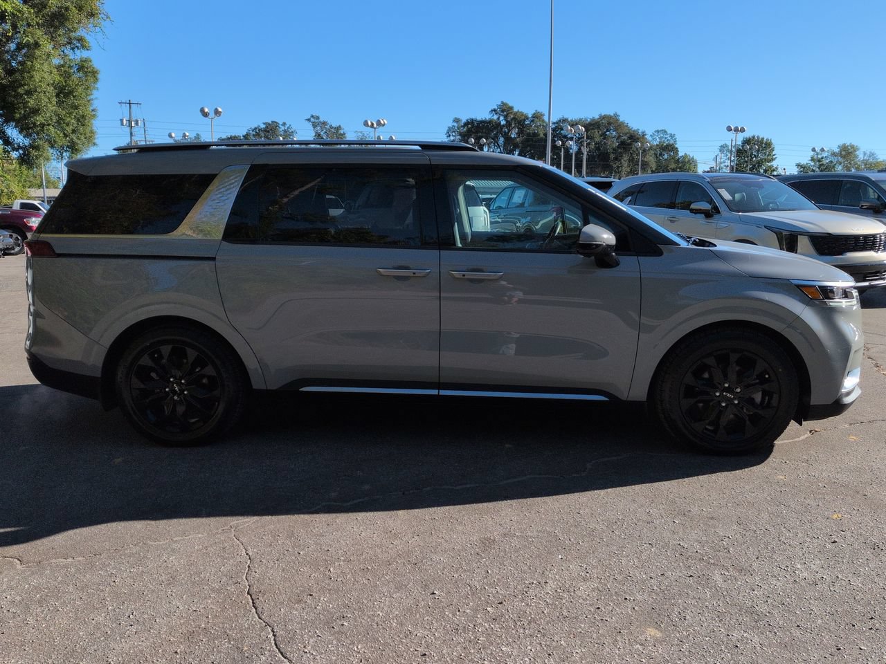 Used 2024 Kia Carnival SX Prestige FWD image 4