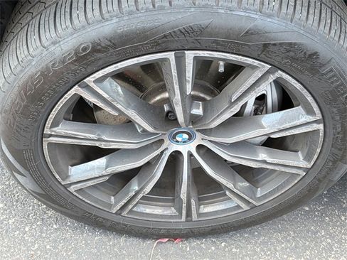 Certified 2025 BMW X5 xDrive50e w/ M Sport Package image 4