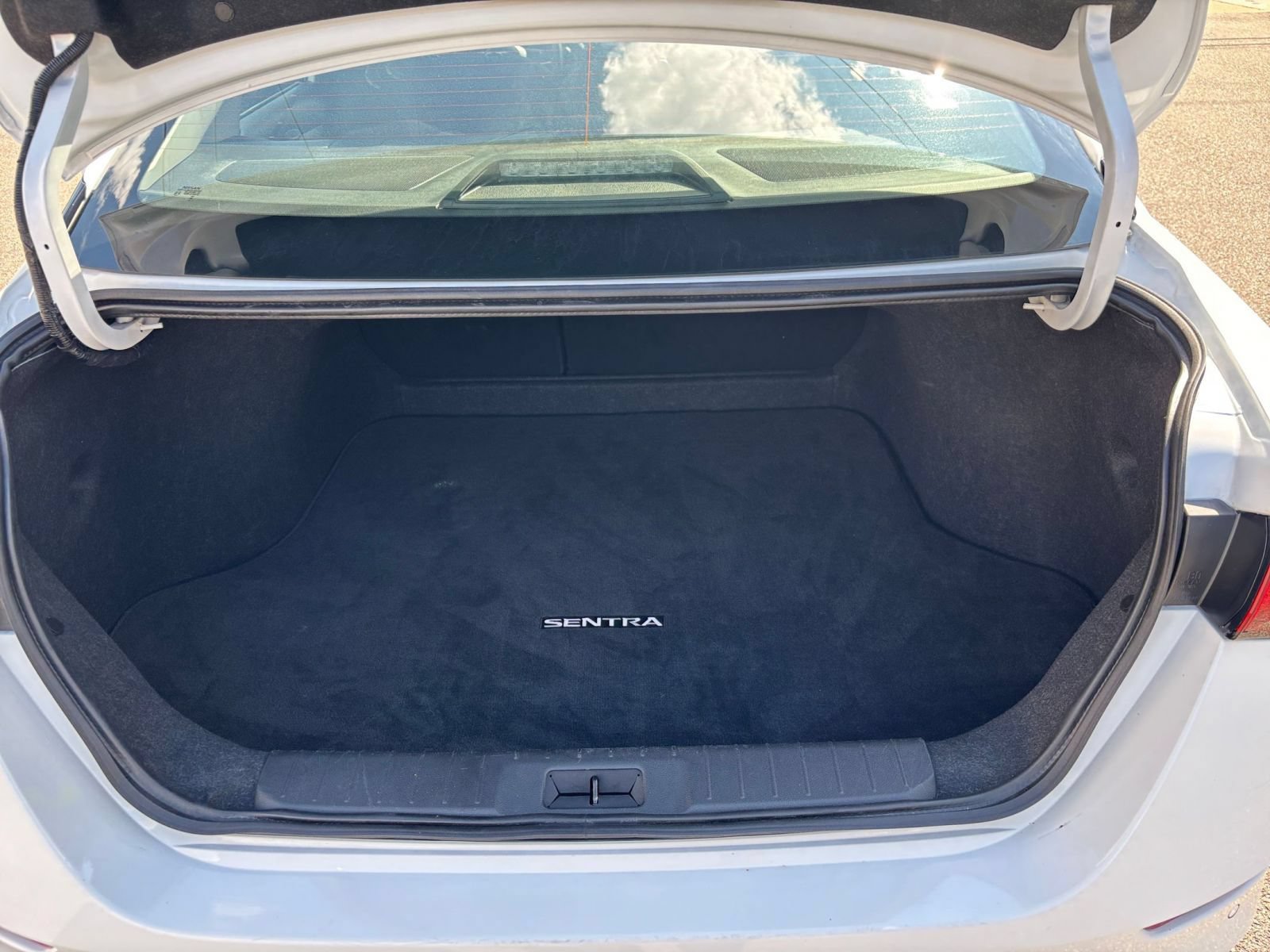 Used 2025 Nissan Sentra SV FWD image 28