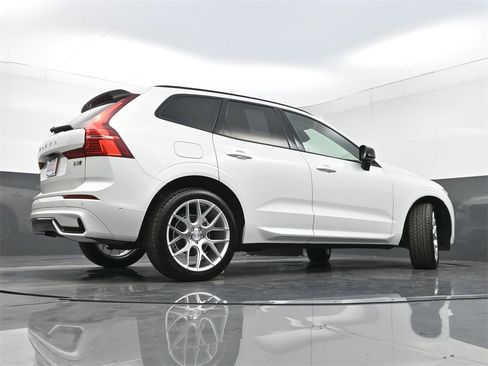 Used 2025 Volvo XC60 B5 Ultra w/ Protection Package Premier image 29