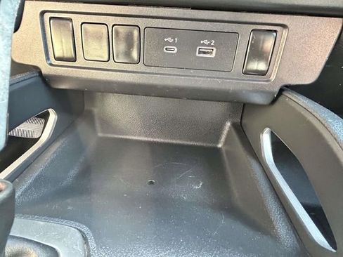 Used 2022 Nissan Frontier SV RWD image 18