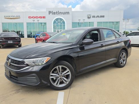 Used 2024 Volkswagen Jetta SE FWD image 1