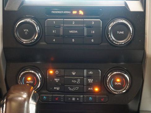Used 2019 Ford F150 Lariat AWD/4WD image 21
