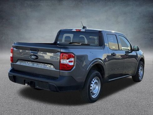 Used 2025 Ford Maverick XL image 3