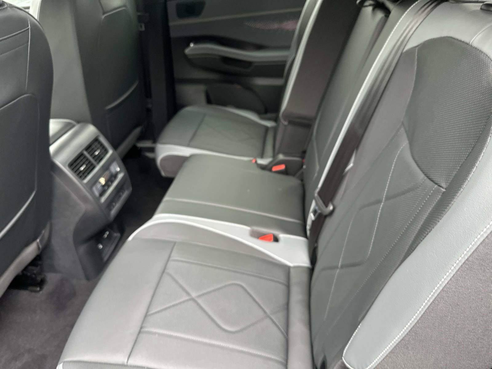 New 2027 Volkswagen Atlas SEL R-Line AWD/4WD image 25