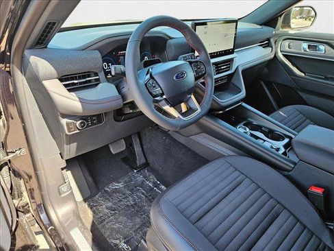 New 2025 Ford Explorer ST-Line image 3