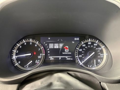 Used 2021 Toyota Highlander XLE AWD/4WD image 17