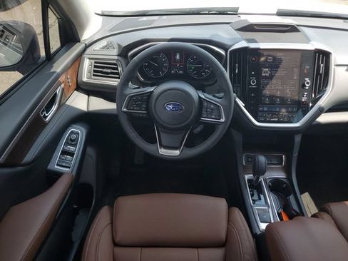 Used 2025 Subaru Ascent Touring w/ Popular Package #1 AWD/4WD image 19