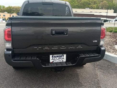 Used 2021 Toyota Tacoma TRD Sport w/ TRD Premium Sport Package AWD/4WD image 4
