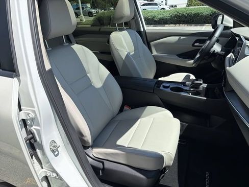 Certified 2023 Nissan Rogue SV w/ SV Premium B Package AWD/4WD image 25