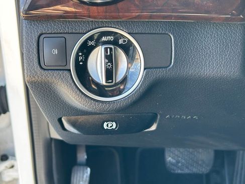 Used 2013 Mercedes-Benz GLK 350 4MATIC image 13