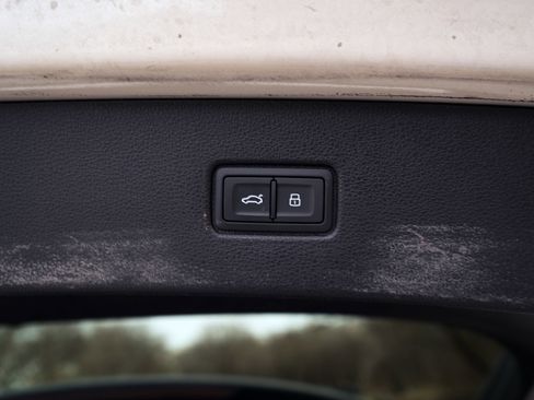 Used 2022 Audi Q7 Premium Plus image 46