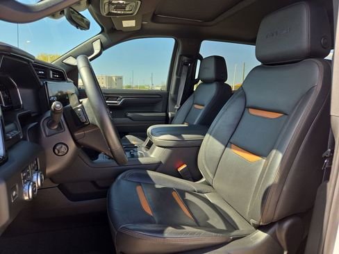 Used 2024 GMC Sierra 1500 AT4 w/ Technology Package image 15