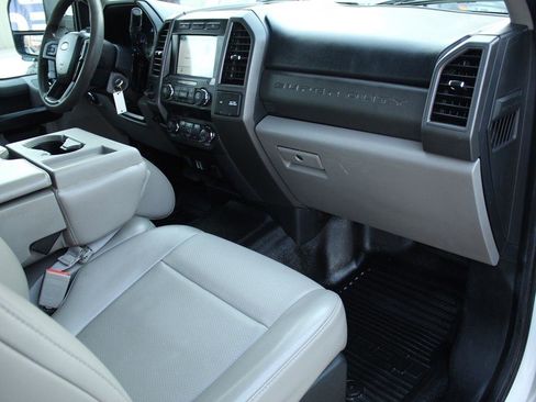 Used 2019 Ford F250 XL w/ Power Equipment Group image 13