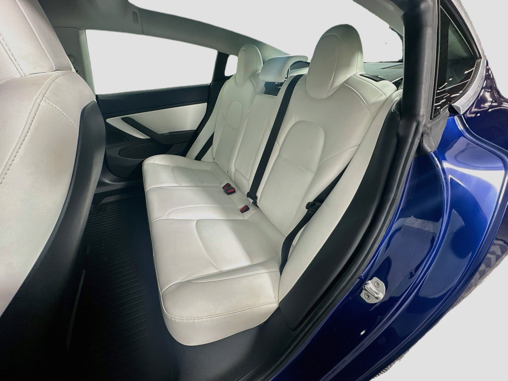 Used 2020 Tesla Model 3 Standard Range Plus RWD image 28