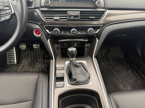 Used 2019 Honda Accord Sport image 13