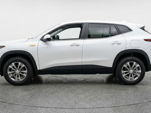 Used 2025 Chevrolet Equinox LT FWD image 5