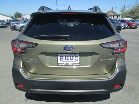 Used 2023 Subaru Outback Premium AWD/4WD image 5