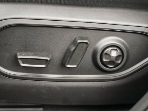 New 2025 Jeep Grand Cherokee L Altitude image 24