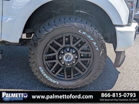 Used 2022 Ford F250 Lariat w/ Black Appearance Pkg AWD/4WD image 10
