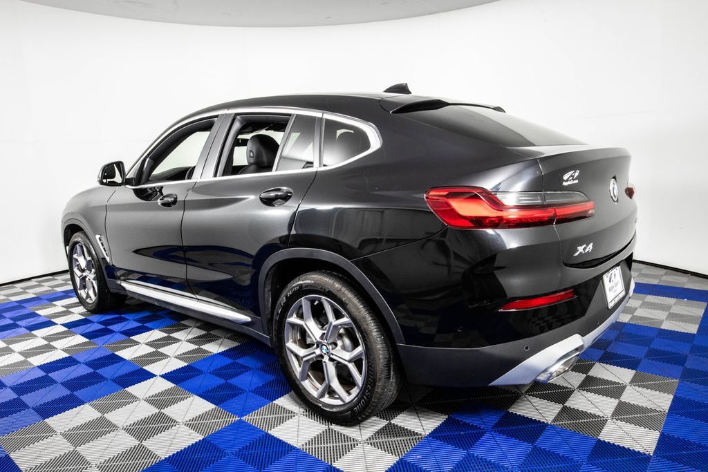 Used 2024 BMW X4 xDrive30i w/ Parking Assistance Package AWD/4WD image 8