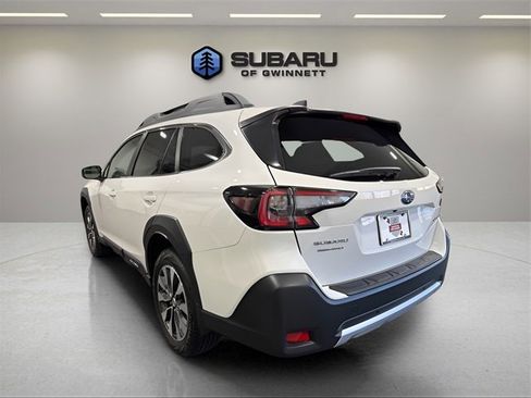 Used 2025 Subaru Outback Limited image 3