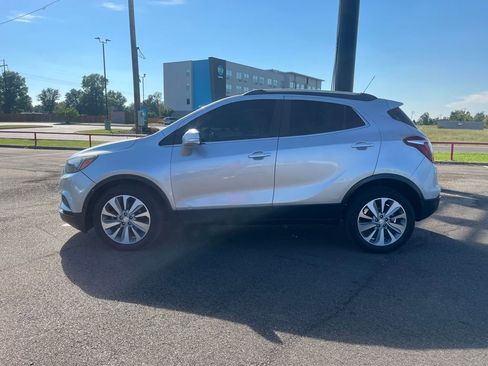 Used 2018 Buick Encore Preferred image 3