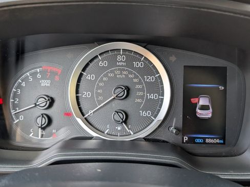 Used 2020 Toyota Corolla LE FWD image 19
