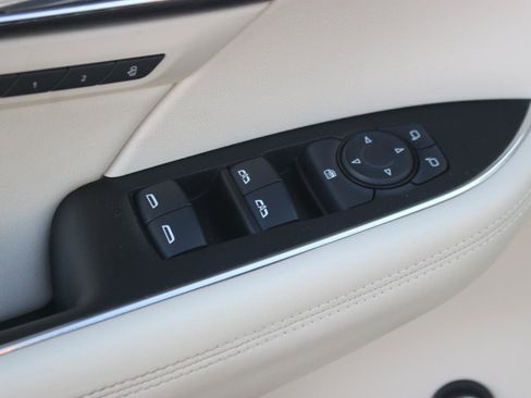 Used 2022 Buick Envision Avenir w/ Safety Package image 14