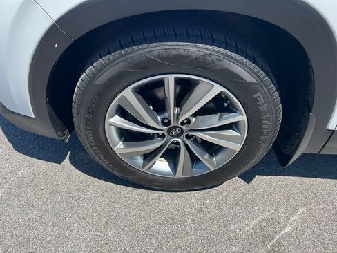 Used 2019 Hyundai Santa Fe SEL FWD image 13