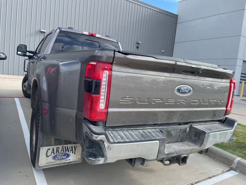 Used 2023 Ford F350 Lariat w/ Lariat Ultimate Package AWD/4WD image 6