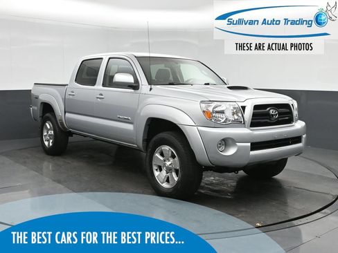 Used 2005 Toyota Tacoma PreRunner image 1