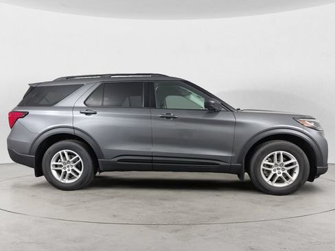 Used 2026 Ford Explorer Active AWD/4WD image 4