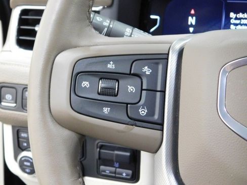 Used 2024 GMC Yukon Denali w/ Advanced Technology Package image 28