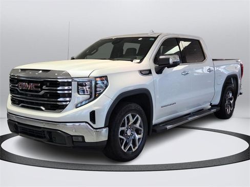 Used 2022 GMC Sierra 1500 SLT image 1