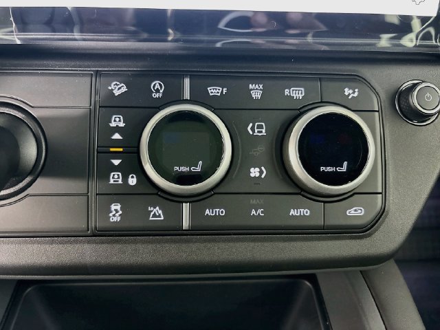 New 2026 Land Rover Defender 110 X-Dynamic SE AWD/4WD image 17