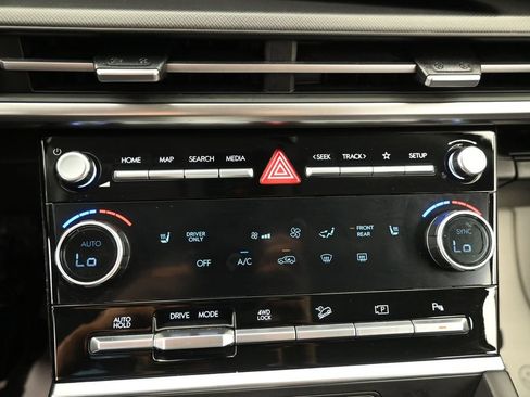 Used 2025 Hyundai Santa Fe SEL AWD/4WD image 12