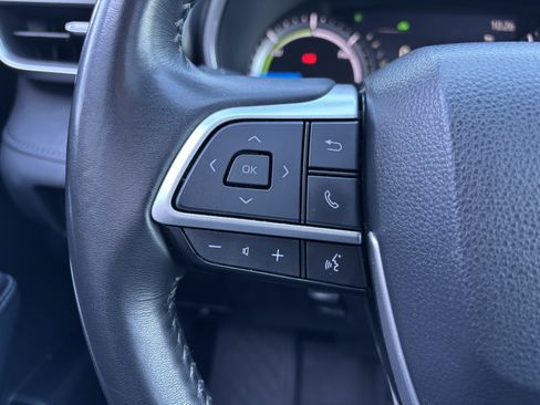 Used 2023 Toyota Highlander XLE image 27