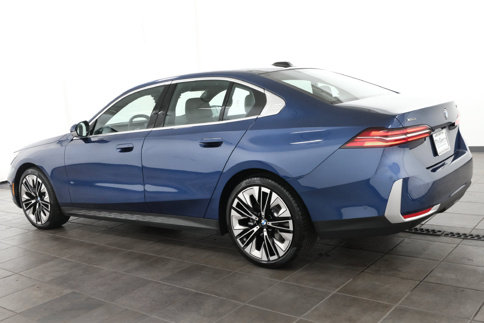 Used 2026 BMW 540i xDrive AWD/4WD image 4